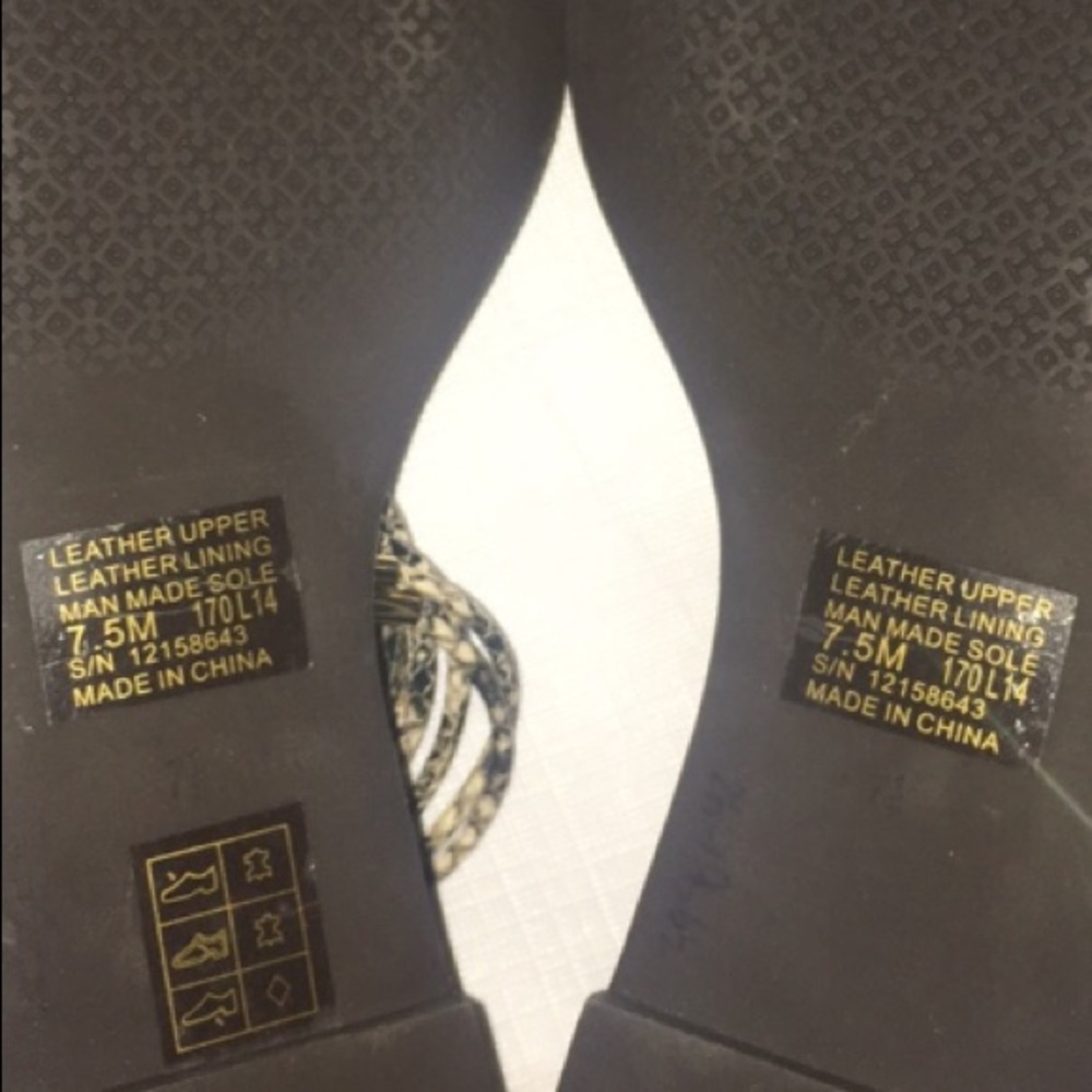 ❤️TORY BURCH MIGNON RINGS AIRLESS ZIP BACK NWOB - Picture 11 of 15